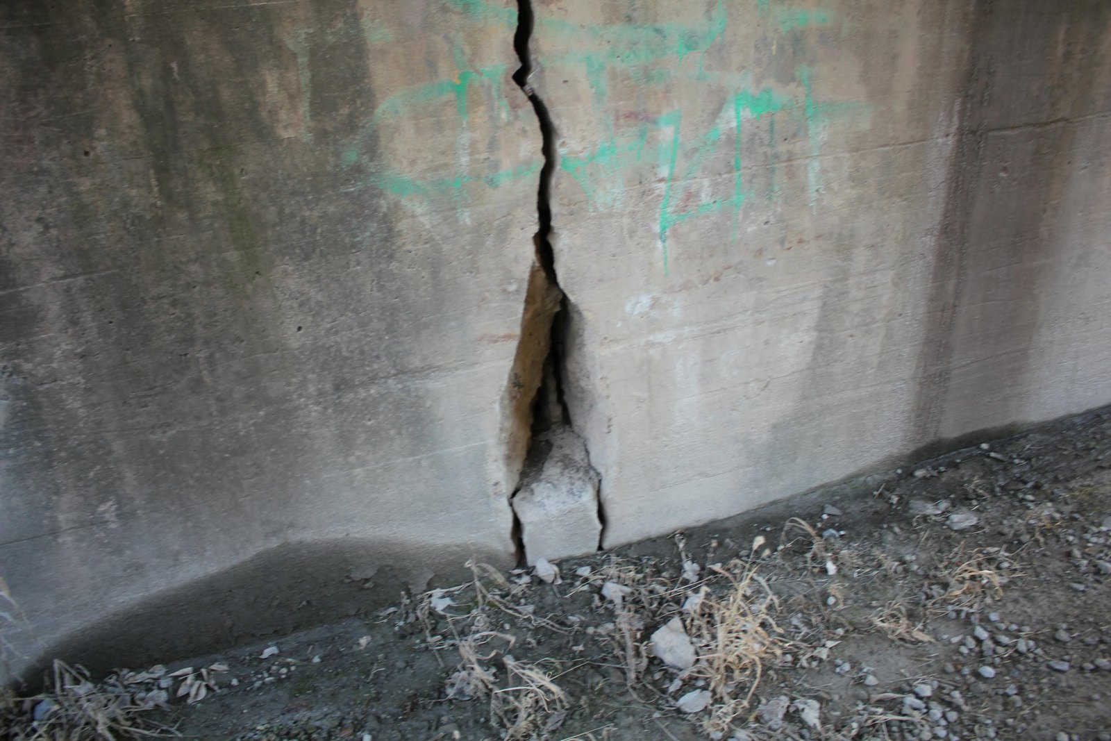 Cracking on west abutment